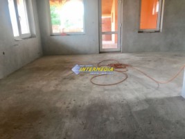casa-noua-de-vanzare-zona-cetate-alba-iulia-4